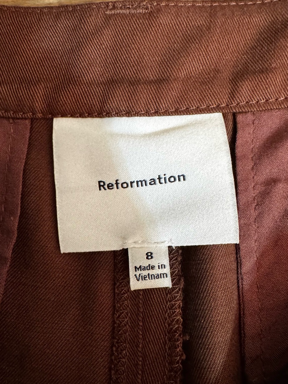 Reformation Brown Pleated Tencel Bermuda Shorts Size 8 High Rise - Picture 3 of 7